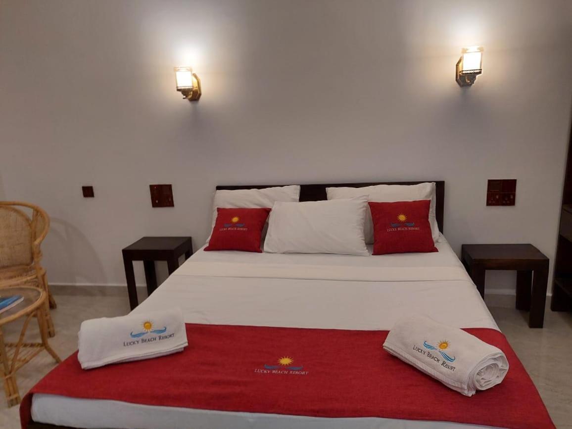 Lucky Beach Resort Тринкомали Экстерьер фото